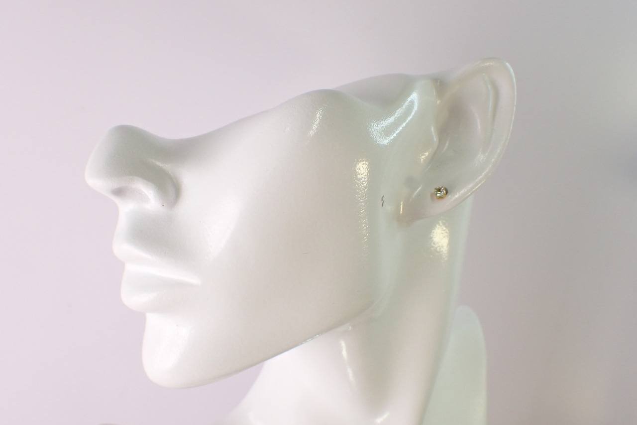 アクアマリンピアス　約3mm　[E10-81]
