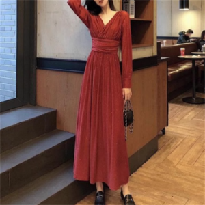 【送料無料】 ロングドレス 2色 衣装 パーティドレス カラードレス ワンピース 長袖 Vネック Aライン フレア キラキラ ラメ グリッター 厚手生地 エレガント 可愛い 大人可愛い きれいめ シンプル カジュアル シック コンサバ 華やか 大人 上品 おしゃれ お洒落 主役級 こなれ感 高見え 高級感 無地 秋 冬 20代 30代 40代 レディース 女性用 ママ お出かけ 女子会 お呼ばれ 休日 お茶会 入学式 入園式 結婚式 二次会 パーティ 演奏会 着回し 普段使い ファッション 着痩せ