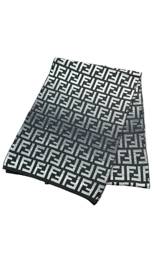 FENDI フェンディ ズッカ マフラー 28084-202610