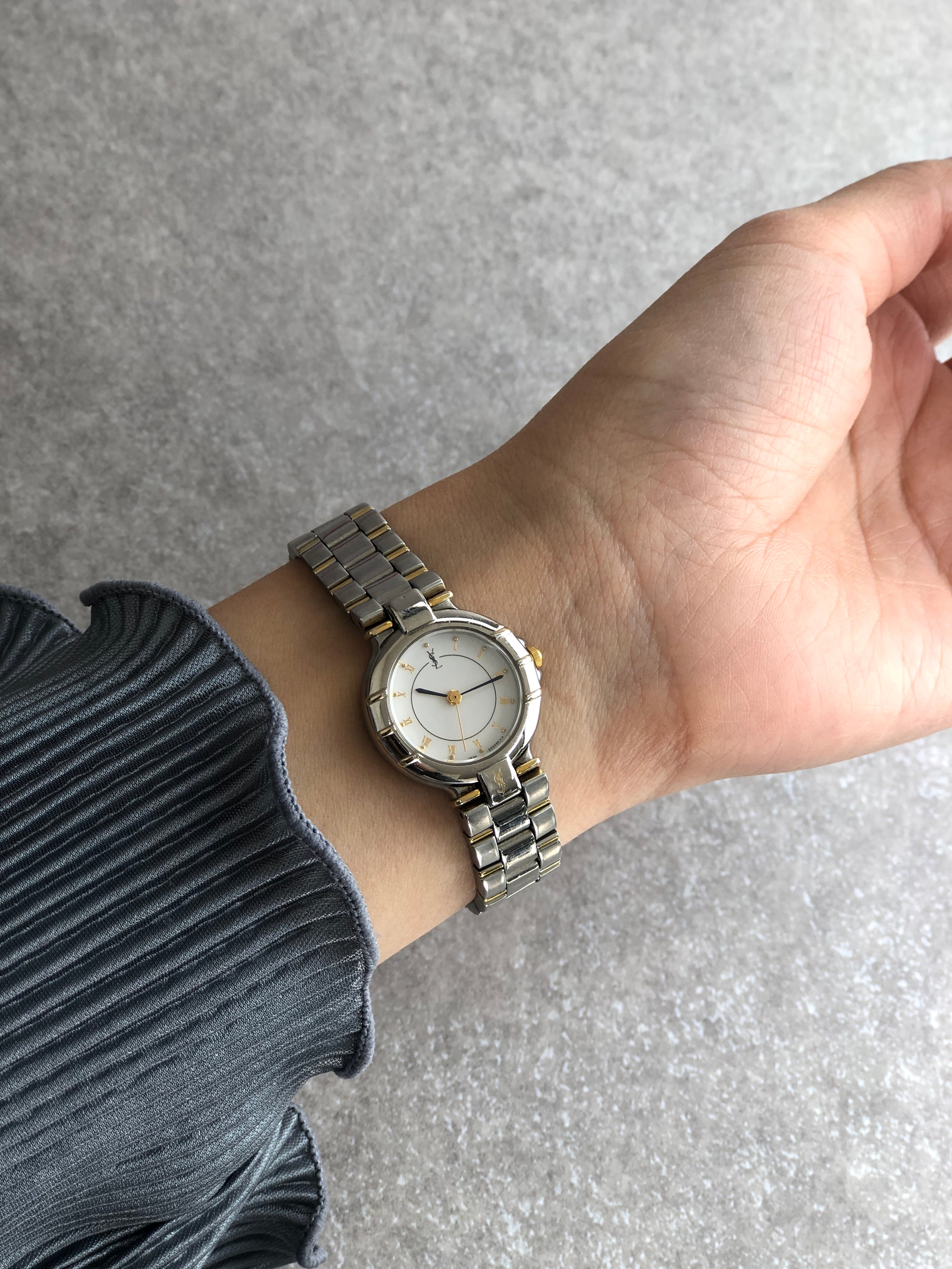 Yves Saint Laurent イヴ・サンローラン 腕時計 シルバー YSL 4630