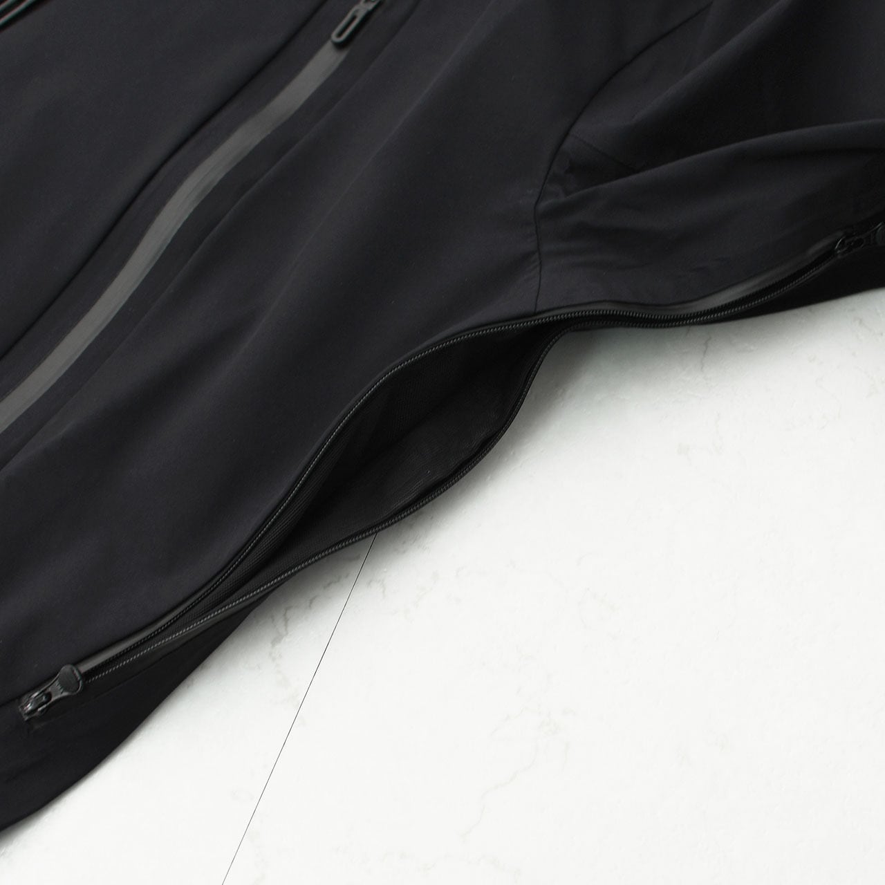 DESCENTE ALLTERRAIN [デサントオルテライン] HARD SHELL JACKET