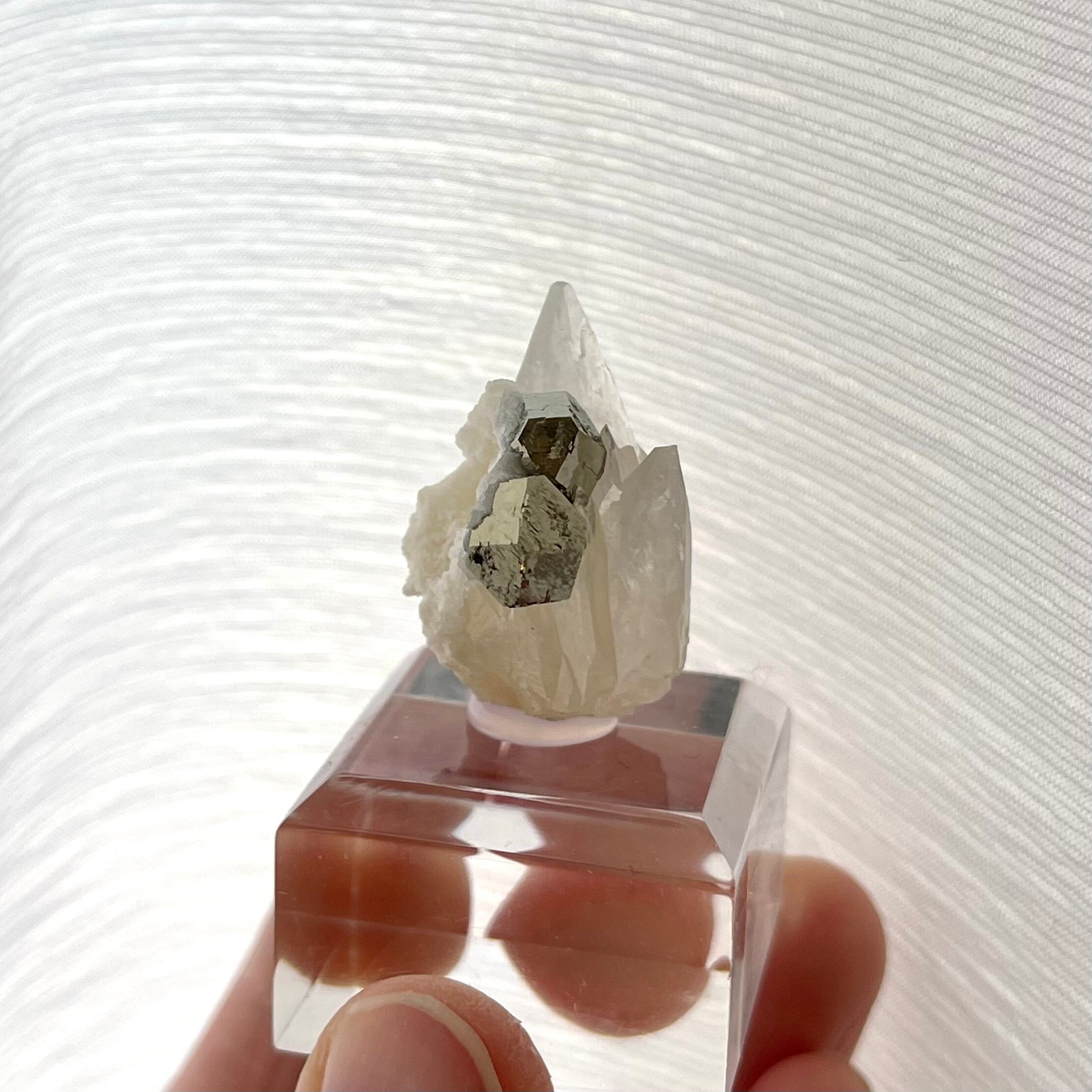 カルサイト / パイライト【Pyrite with Calcite】中国産 | PEANUTS