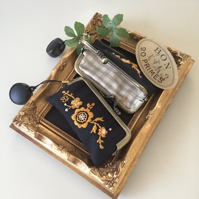 刺繍の印鑑ケース(マスタード)
