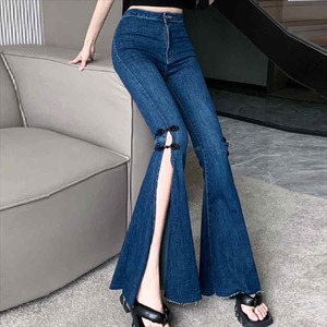 【送料無料】デニムパンツ フレア スリット 秋 カジュアル系 ガーリー レディース ファッション 可愛い お出かけ 女子会 デイリーユース お茶会 お呼ばれ 授業参観 大きめ ゆったり ラージサイズ プラスサイズ ママ服 Aライン フレア ブルー