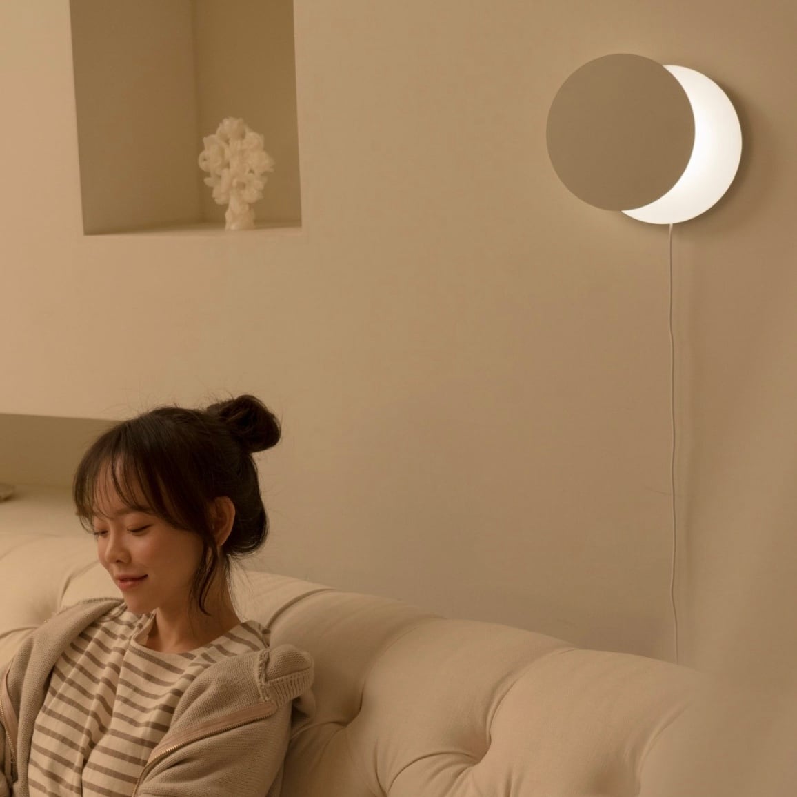 luna moon light LED mood light / ルナムーン ルームライト 月 壁掛け
