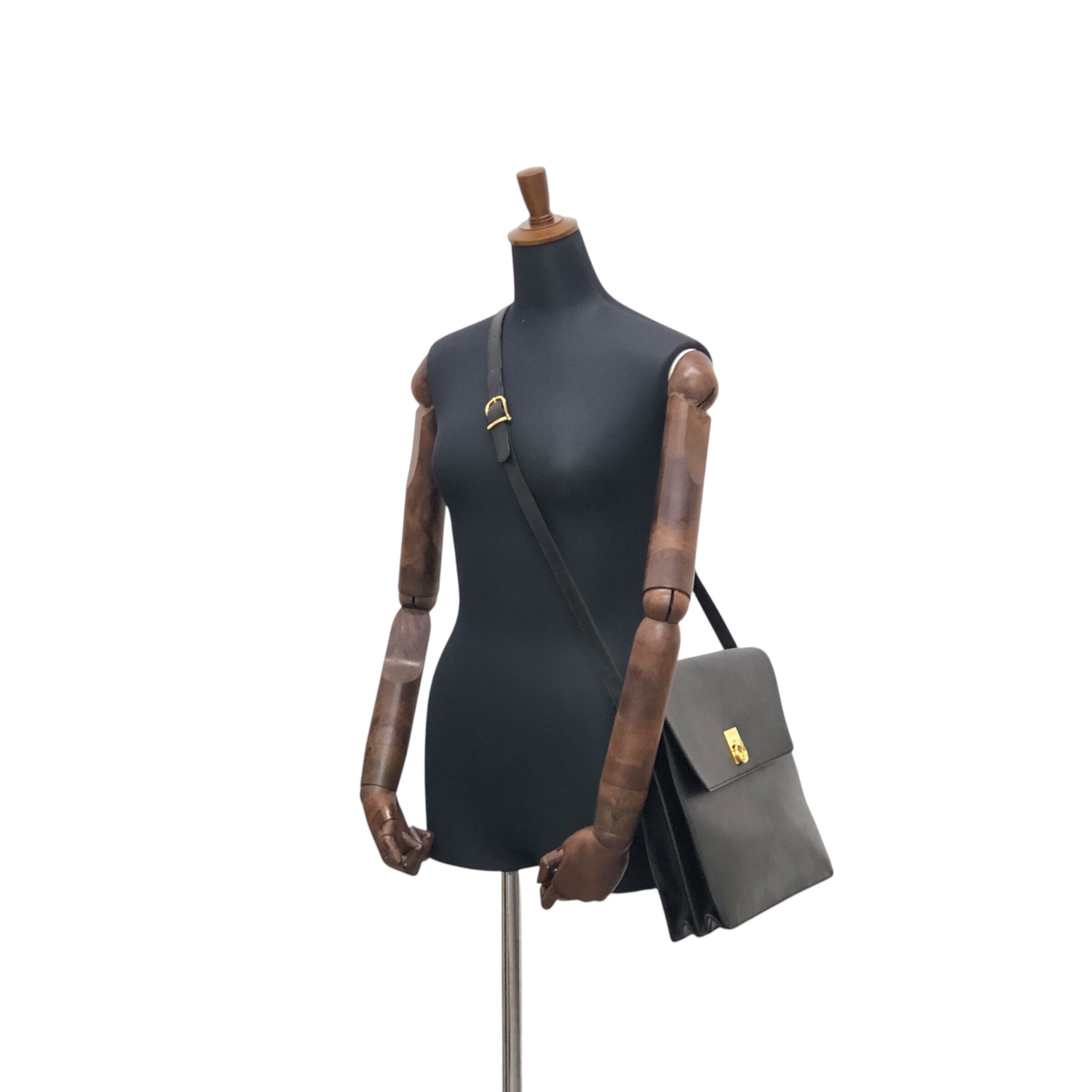 CELINE セリーヌ ショルダーバッグ ブラック ガンチーニ レザー A4