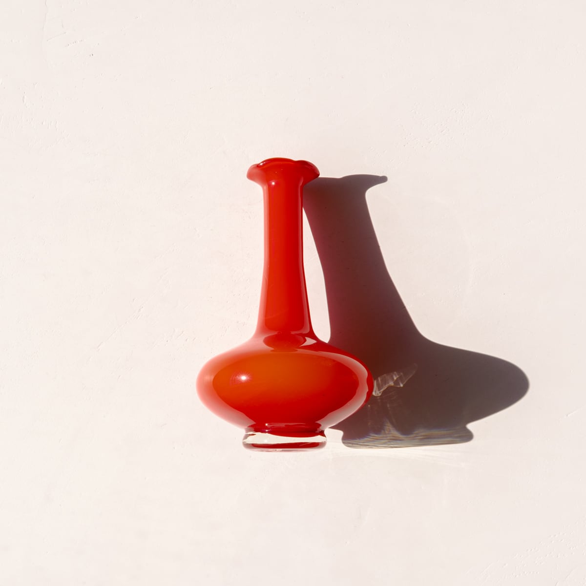 Milky Frill Vase (Red)