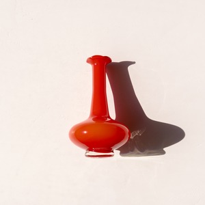 Milky Frill Vase (Red)