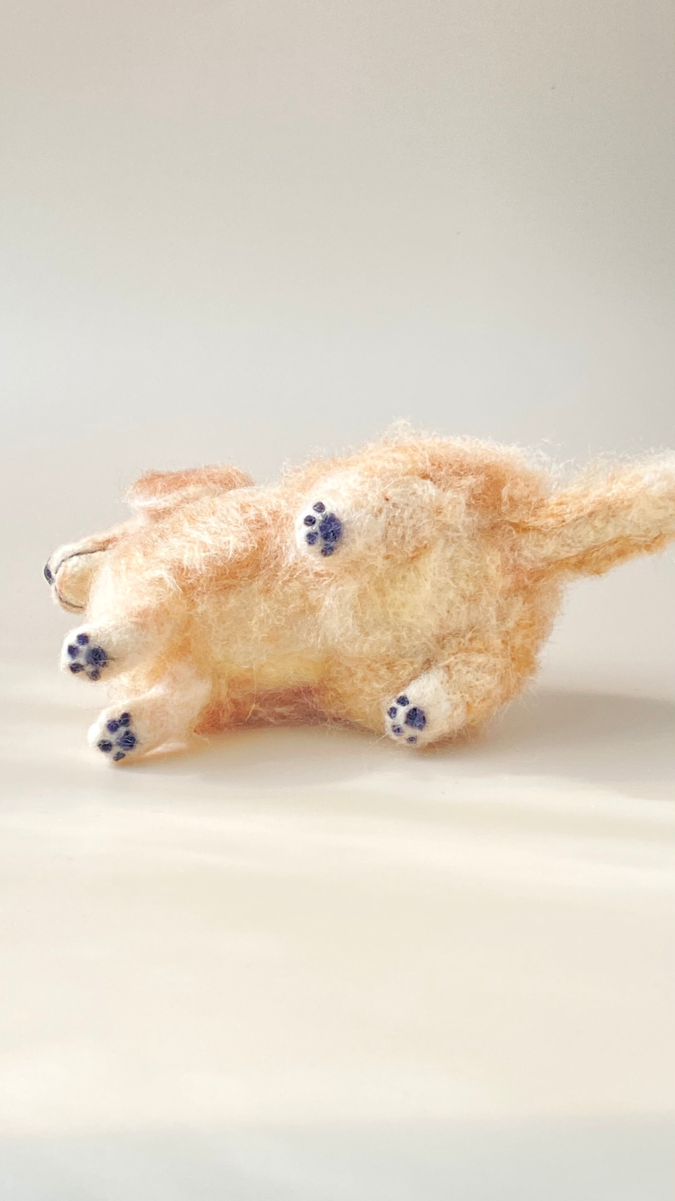 受注制作】いつでもいっしょ♪ ふわふわ羊毛フェルトのダックスフント