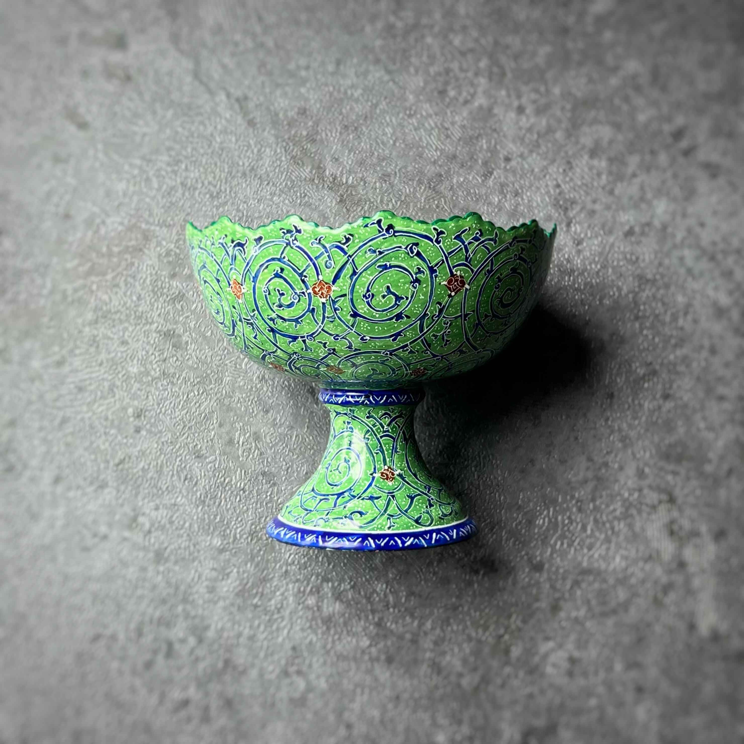 ペルシャの飾り皿（ミーナーカーリー）脚付き器 エメラルド L Φ12cm