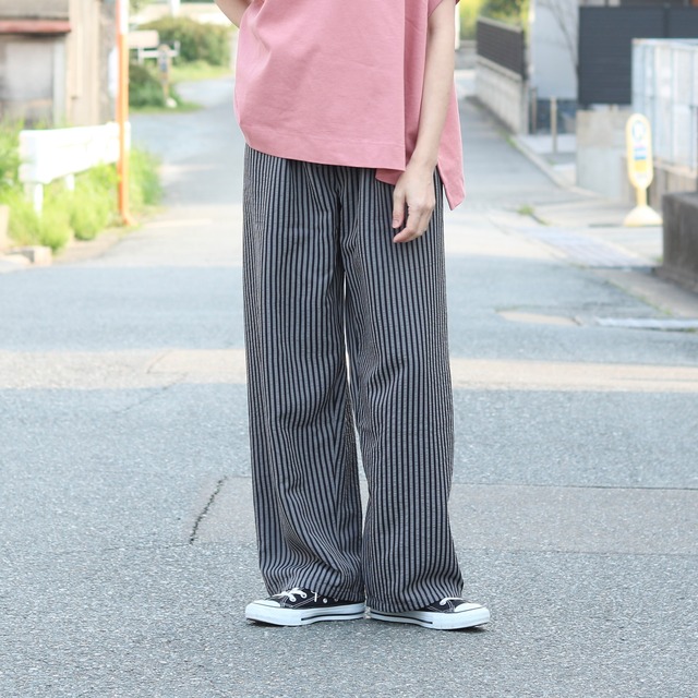 ストライプ リラックスパンツ