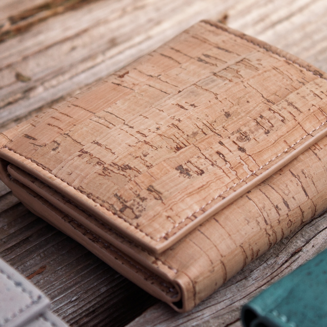 【アウトレットセール】Trifolia　三つ折りコンパクト財布 コルク製 ナチュラルストライプ