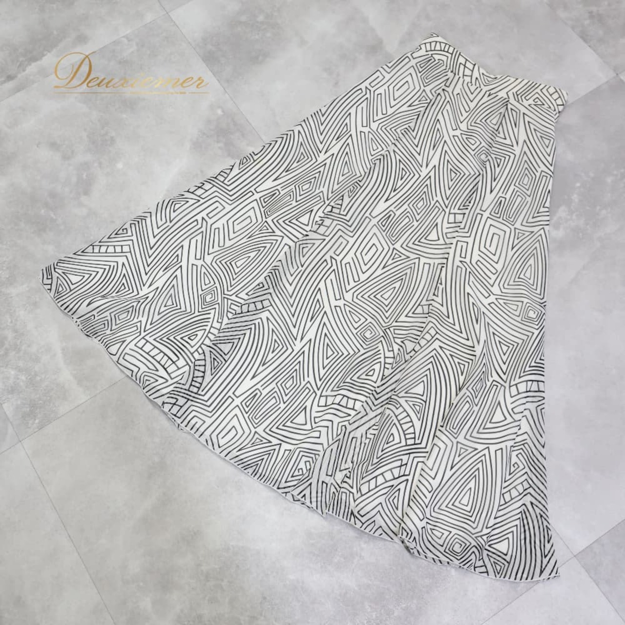 社交ダンス 衣装 Chacott チャコット スカート レッスンウェア ホワイト系 練習 レッスン 柄 模様 おしゃれ 白 黒 かわいい ダンス衣装 イベント ステージ レディース 幾何学模様 モノトーンブラック系