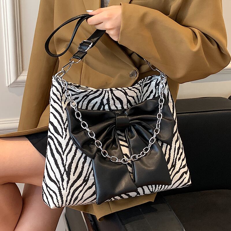 リボンチェーン トートバッグ メッセンジャーバッグ Tiancai_Wing_Bag85021528051