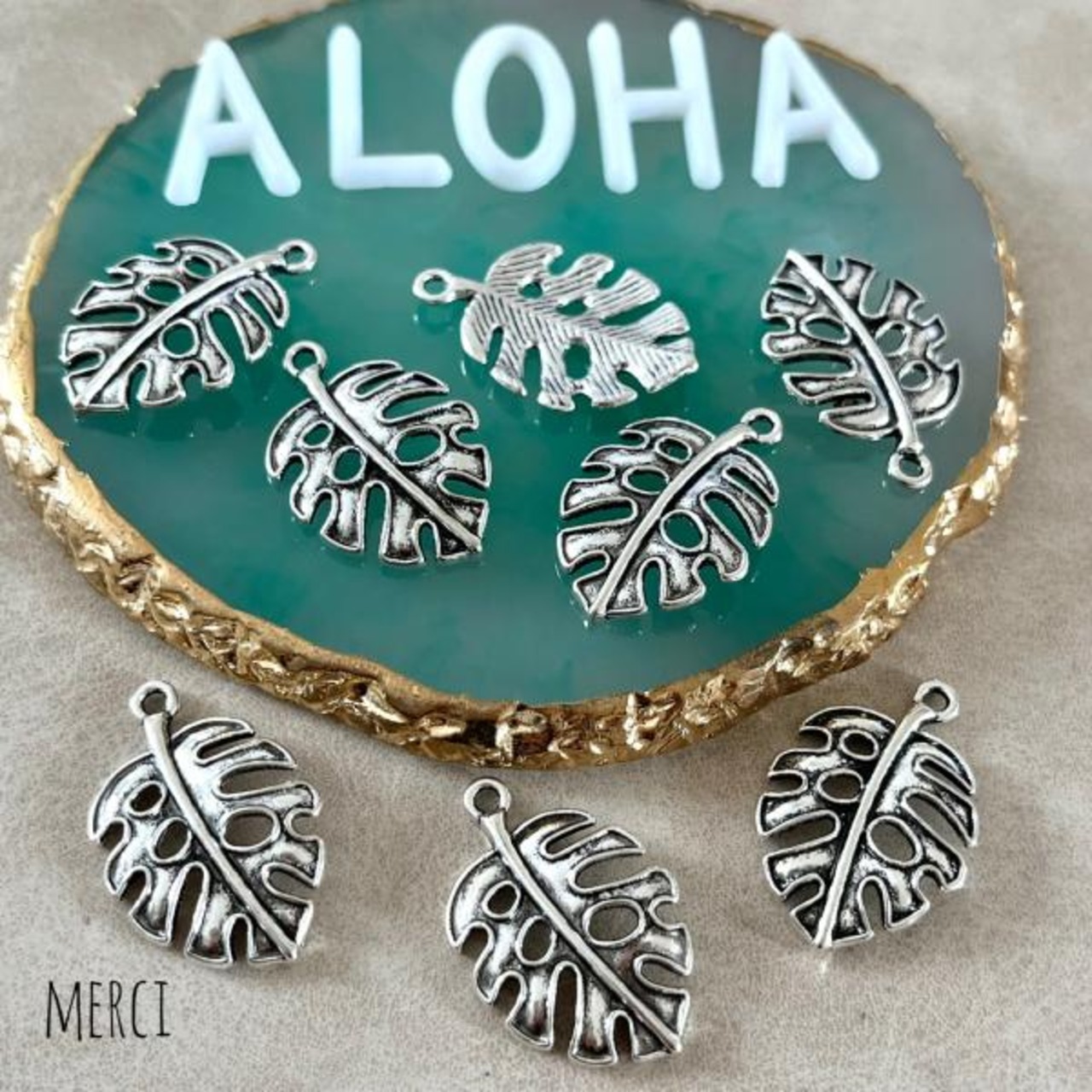 【2個】モンステラチャーム