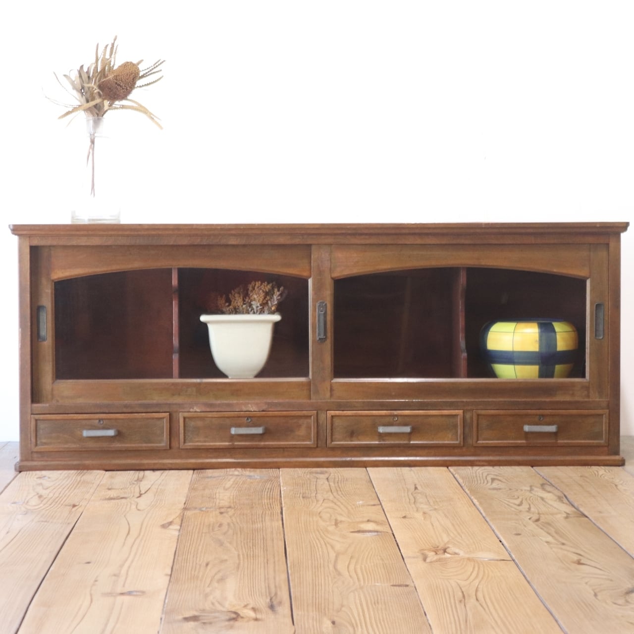 レトロ ガラスキャビネット 収納 ラック 横長 引き出し 抽斗 4杯 オーク材 ヴィンテージ/PLT02010