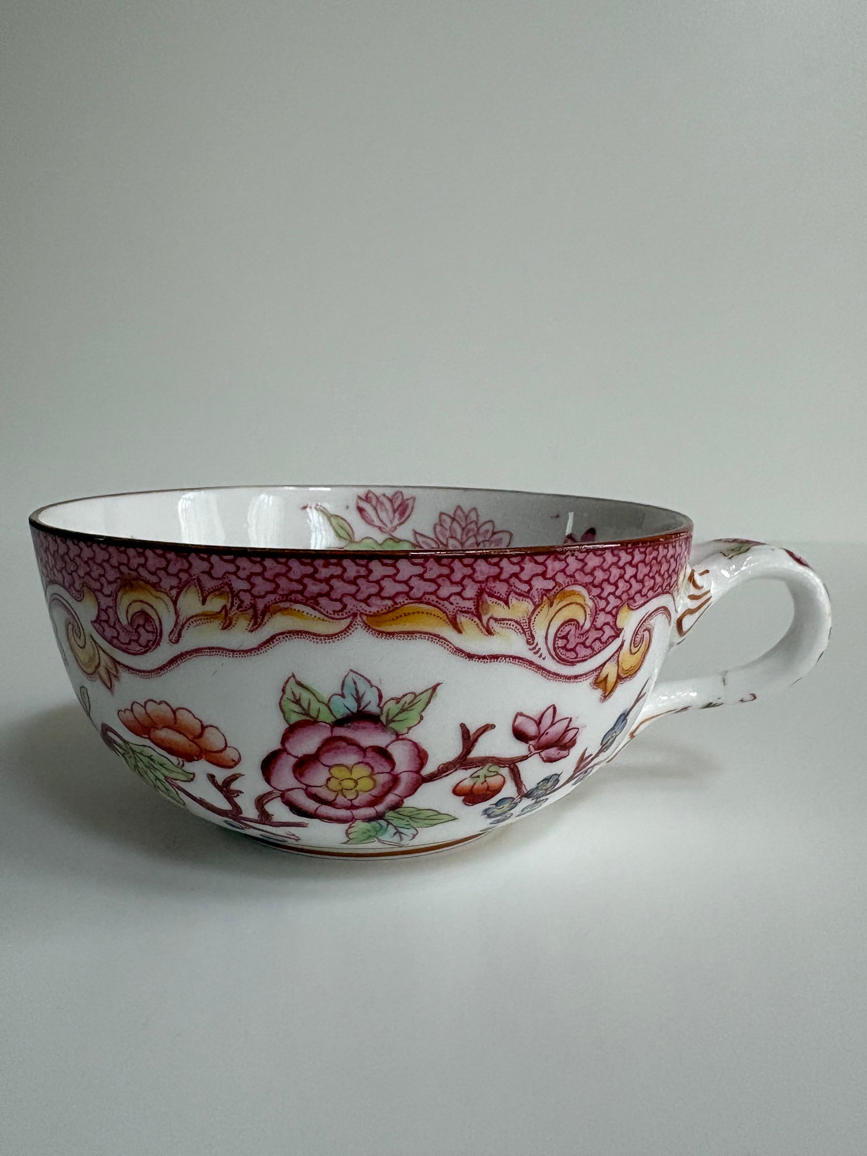 サルグミンヌ MINTON No.235 ティーカップ（華やかな花模様