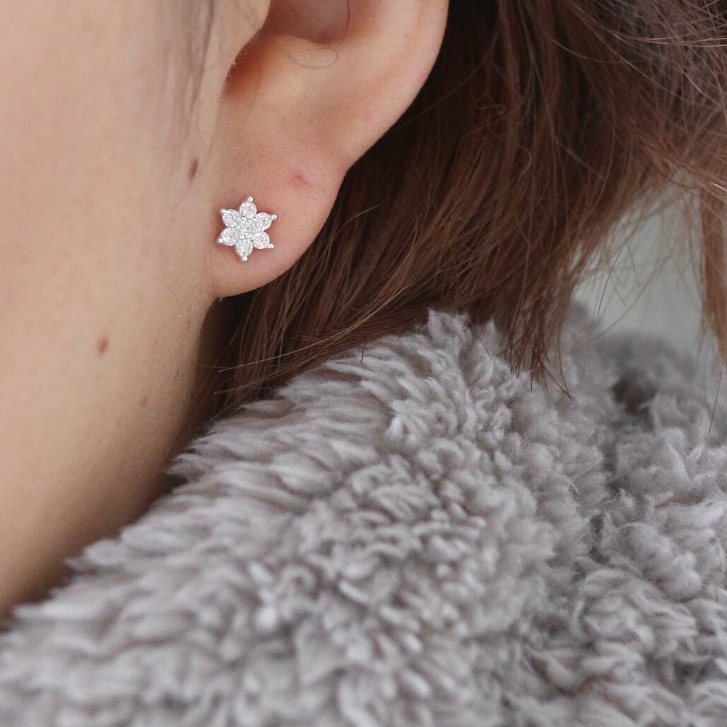 雪の結晶ピアス | vivid market