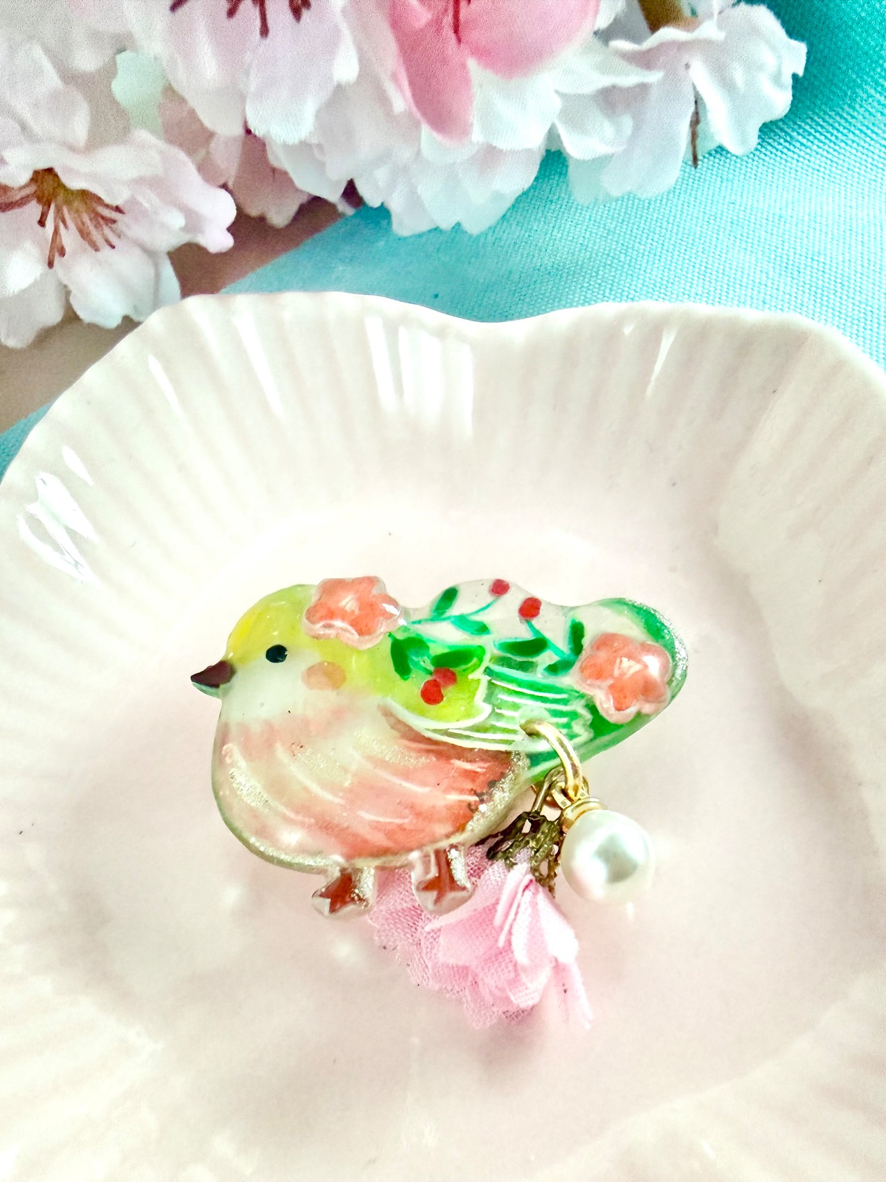 ブローチ『春告げの鳥さん』