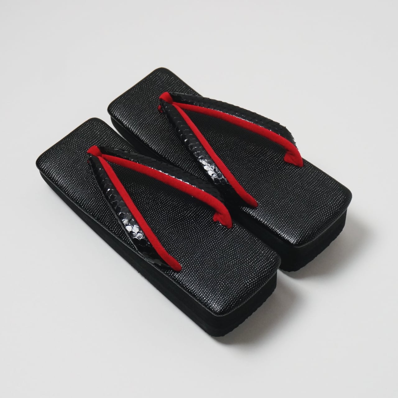 新品　菱屋カレンブロッソ革型押し　リザード　サイズL 草履 SOUBIEN 雪駄 メンズ 菱屋カレンブロッソ Calen Blosso 赤 黒