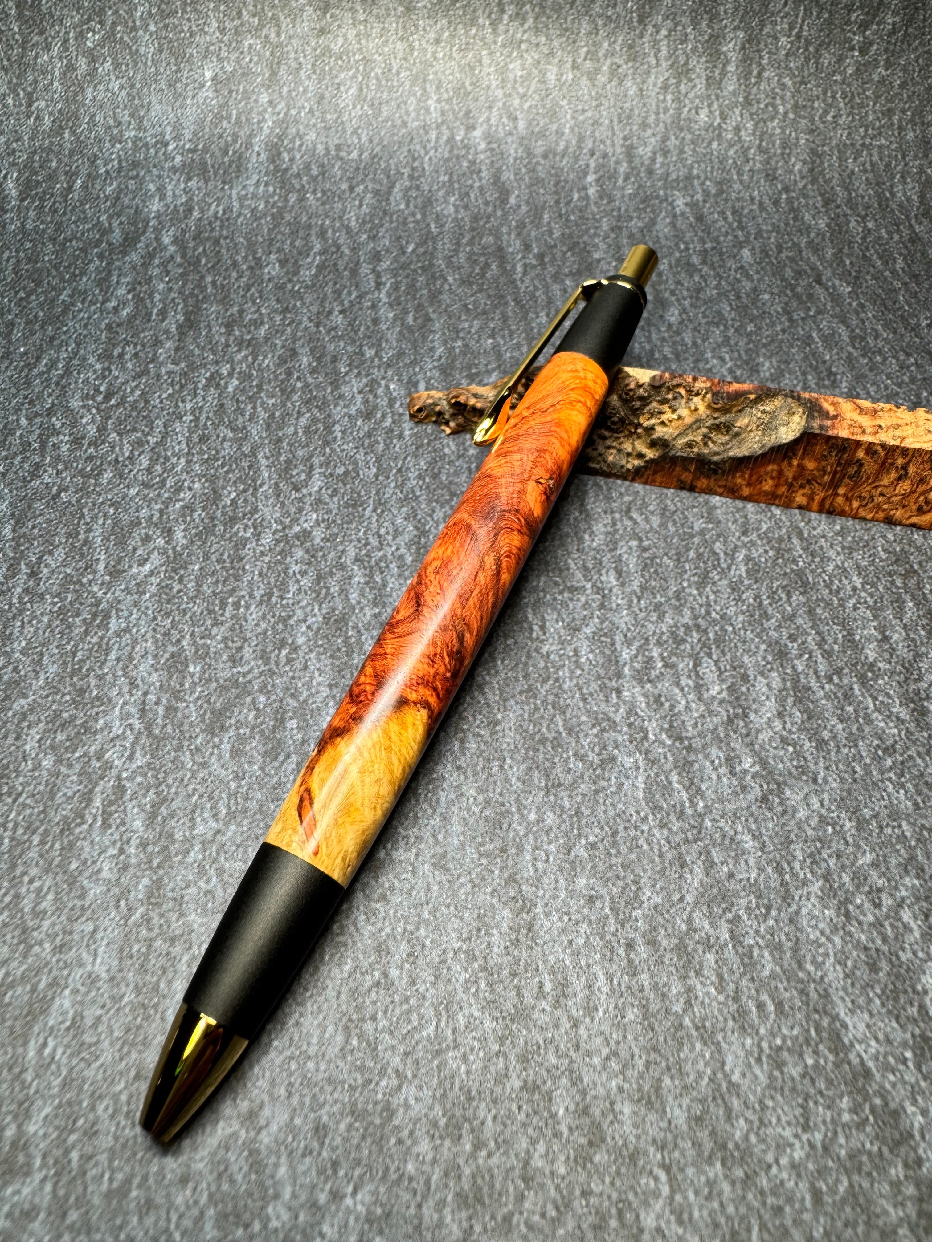 509極上　本花梨　紅白　瘤杢　KATO203 回転式ボールペン 509極上 本花梨 紅白 瘤杢 KATO203 回転式ボールペン