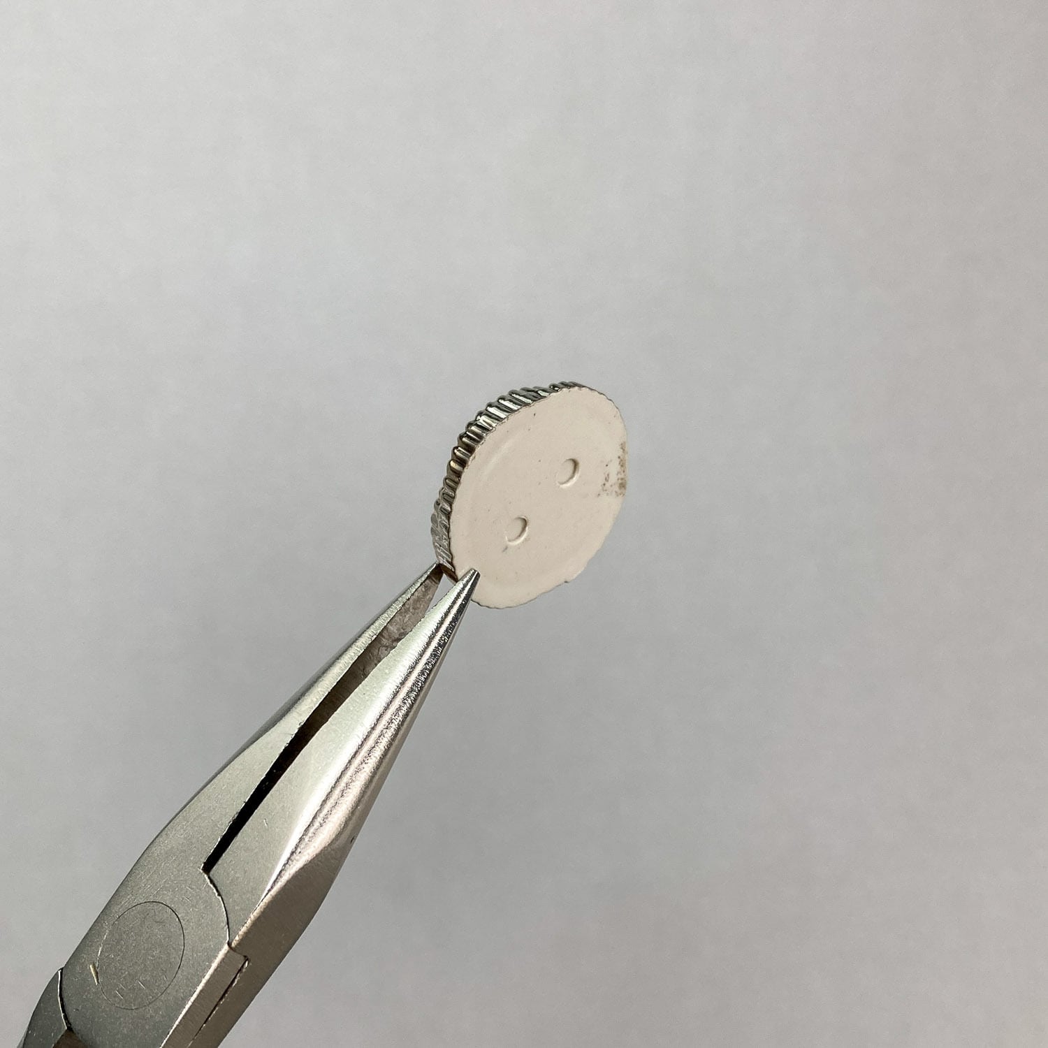 再入荷〉ねじれゴールド縁のラウンドパールカボションパック（4p