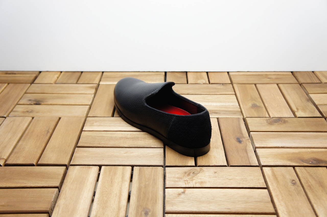 SLIP-ON SHOES (SHRINK)