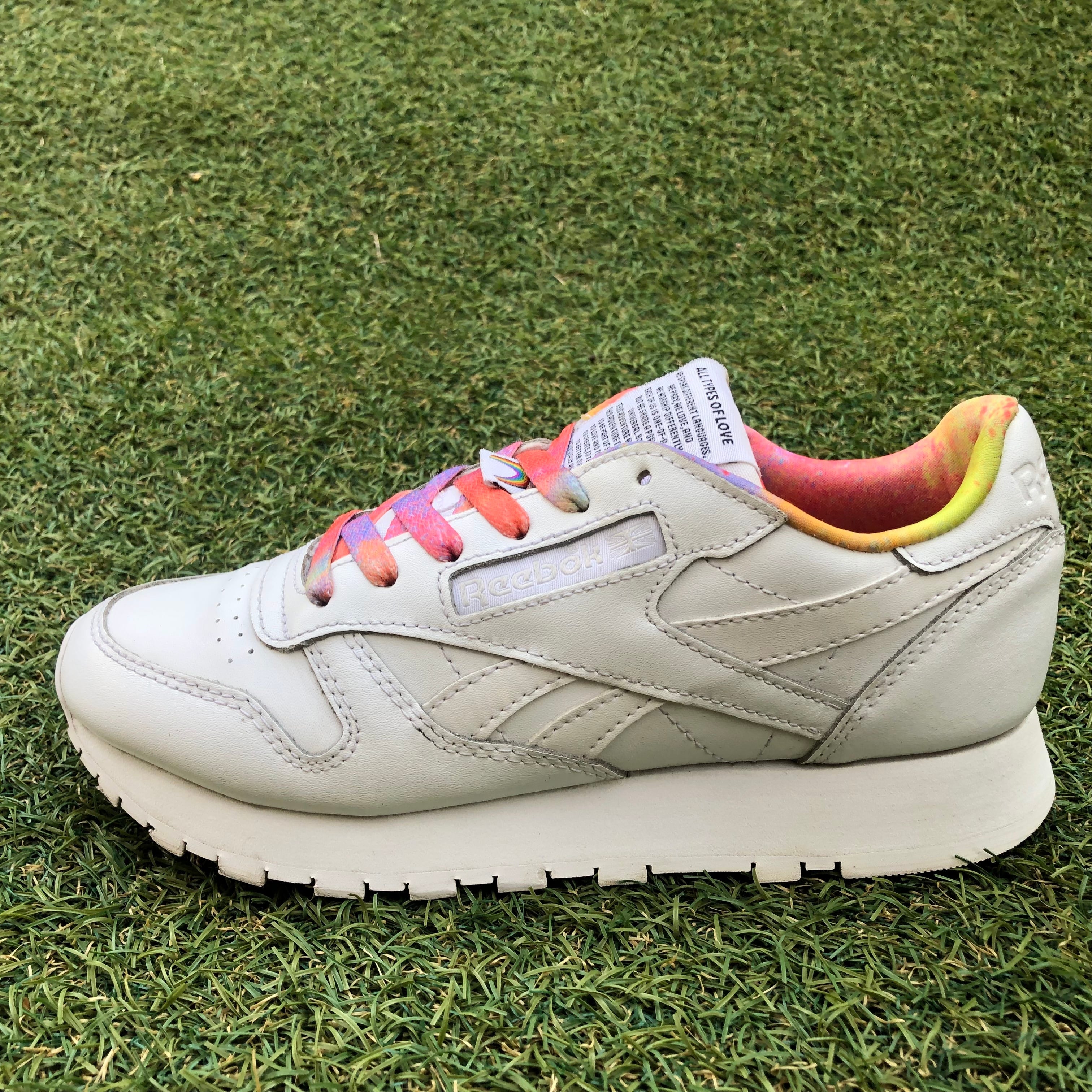 Reebok CLASSIC LEATHER “Pride”リーボック クラシックレザー HT990