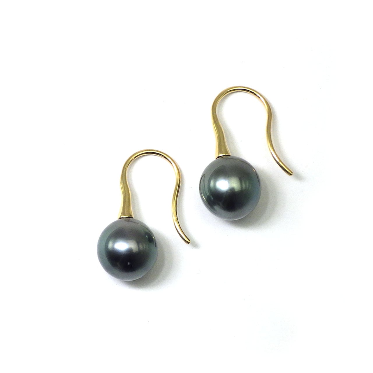 K18YG 南洋黒蝶真珠フックピアス 9.0－9.5mm（KR80205） | KAWABE