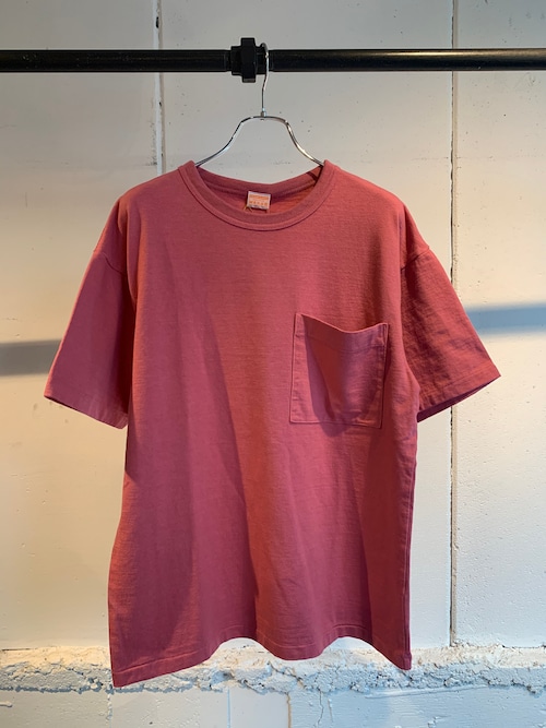 MAISON EUREKA　POCKET T (BERRY RED)