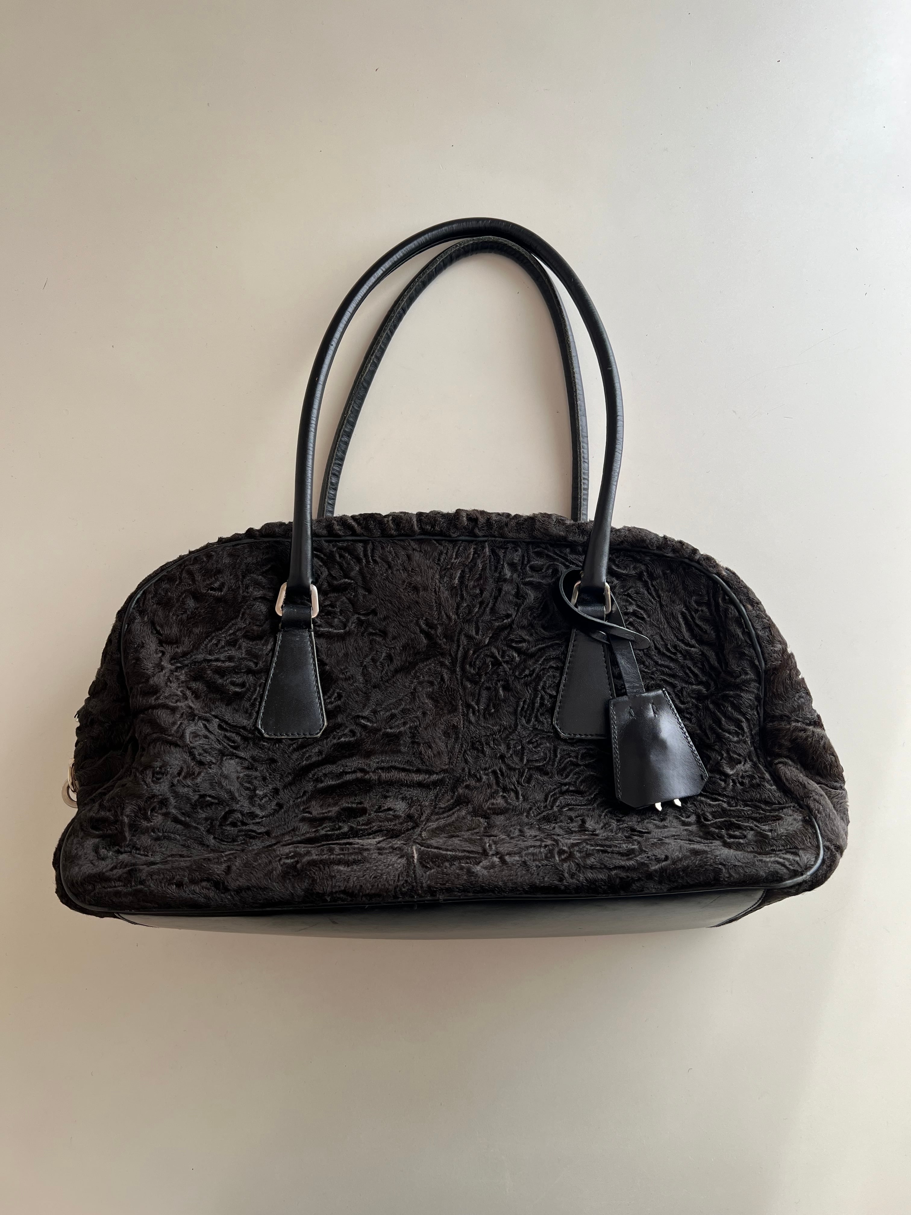 FW2000 PRADA FAR HAND BAG | triptraproll