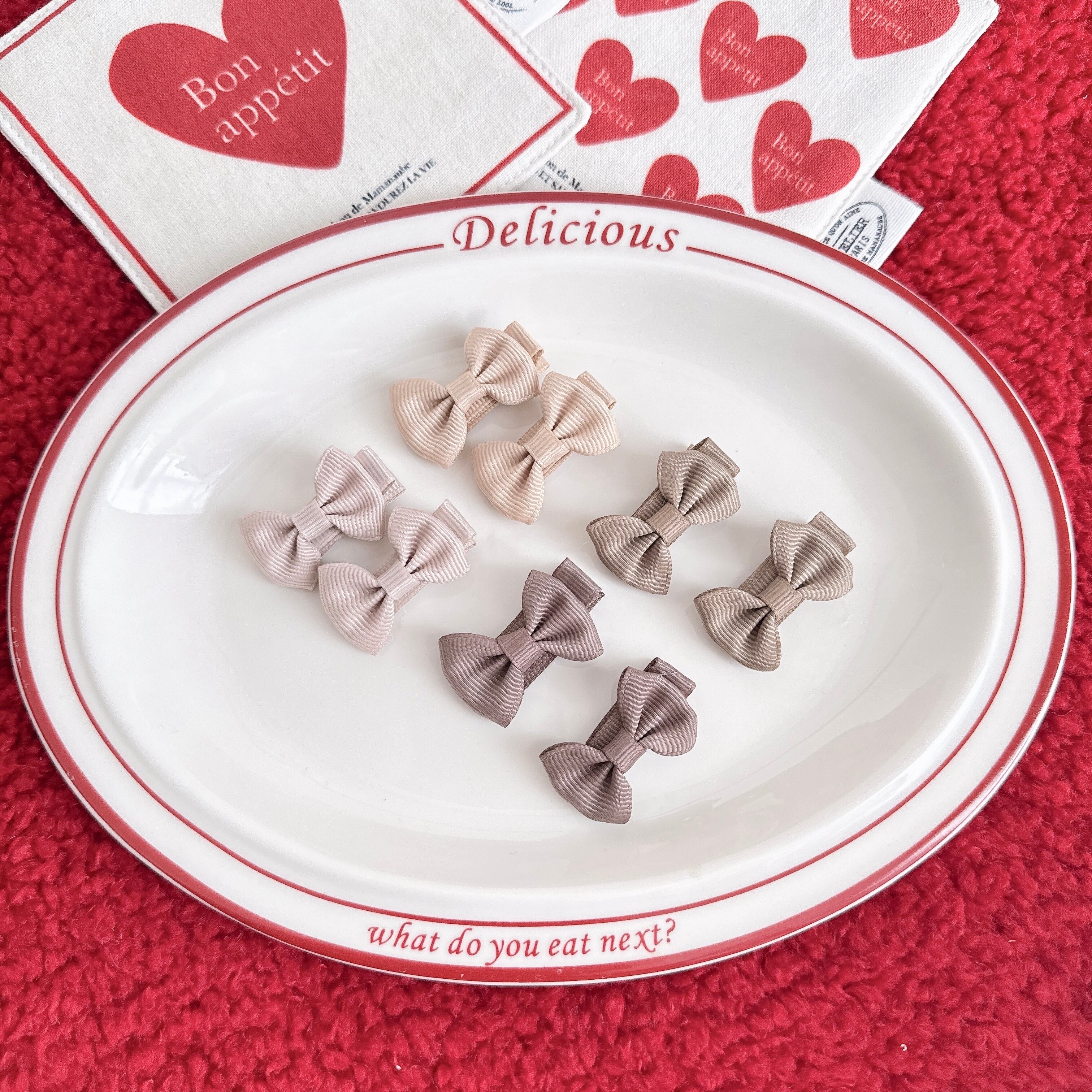 ベージュ系リボンパッチン