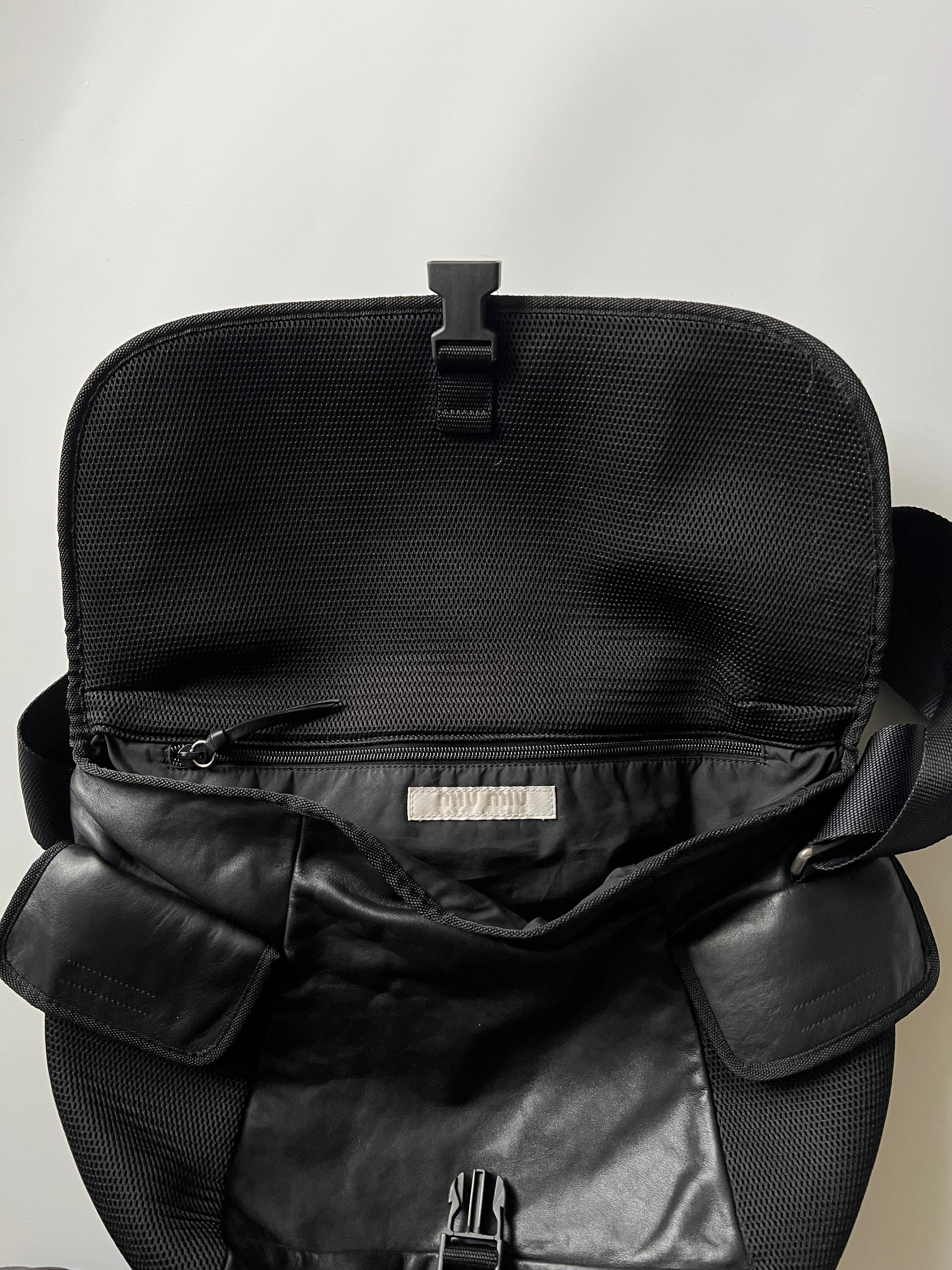 SS2000 MIU MIU DOCKING BODY BAG | triptraproll
