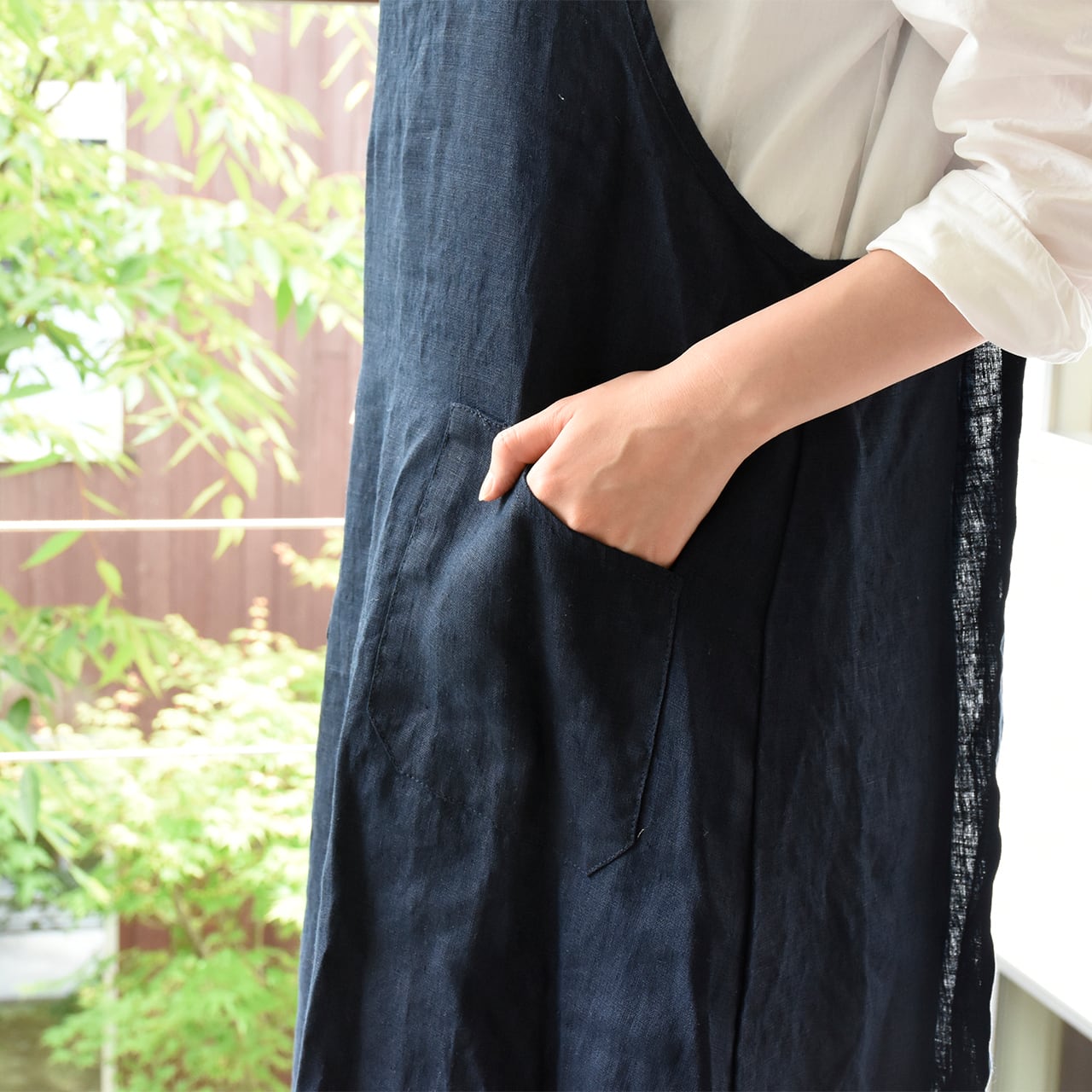ONLINE限定】リネンオーバーエプロン / ネイビー / 母の日 / fog ONLINE限定】リネンオーバーエプロン / ネイビー / 母の日 / fog