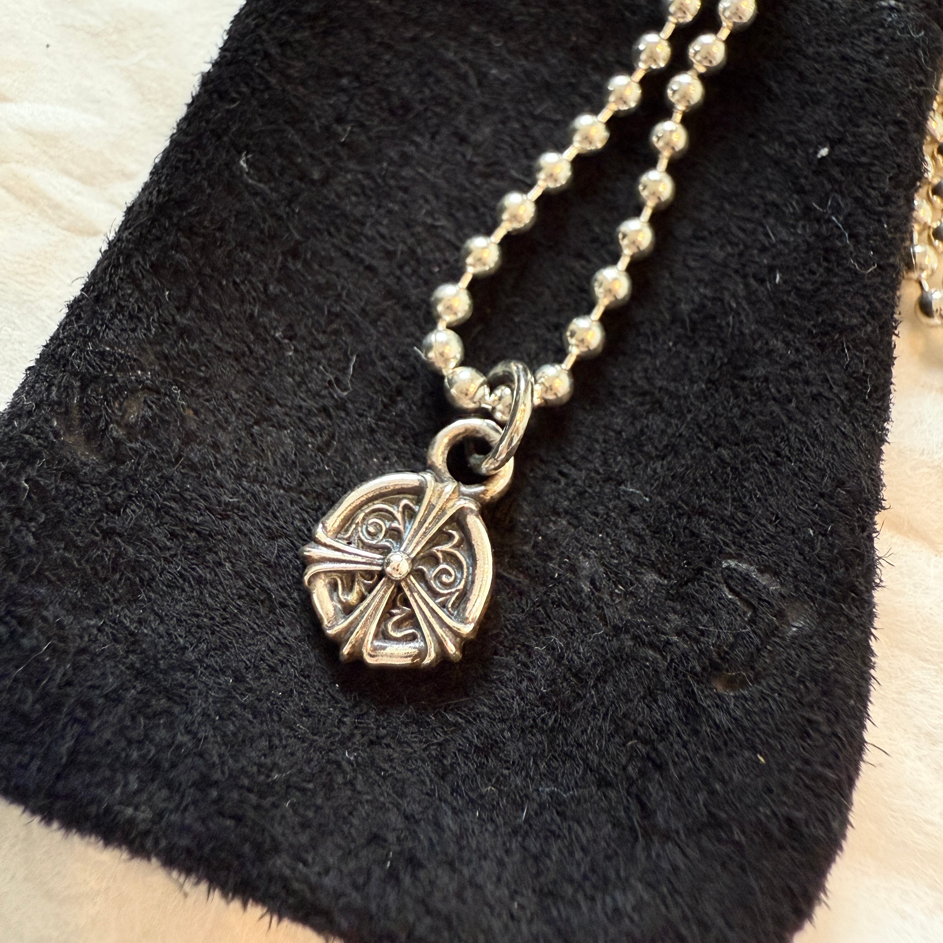 【チェーン付】CHROME HEARTS クロムハーツ ピースサイン ネックレス