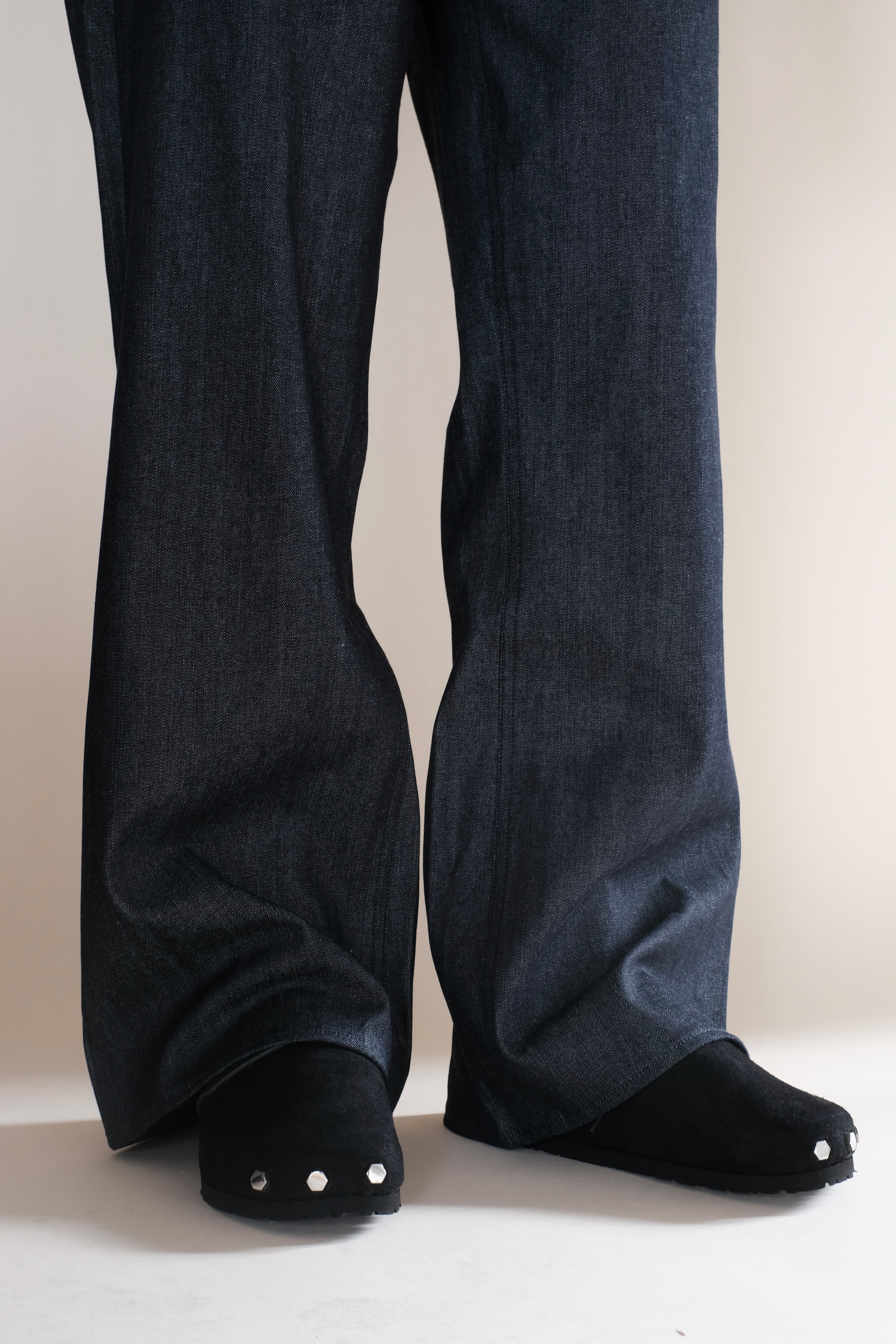 OUAT / BLACK SPACE CLOGS | LIVING
