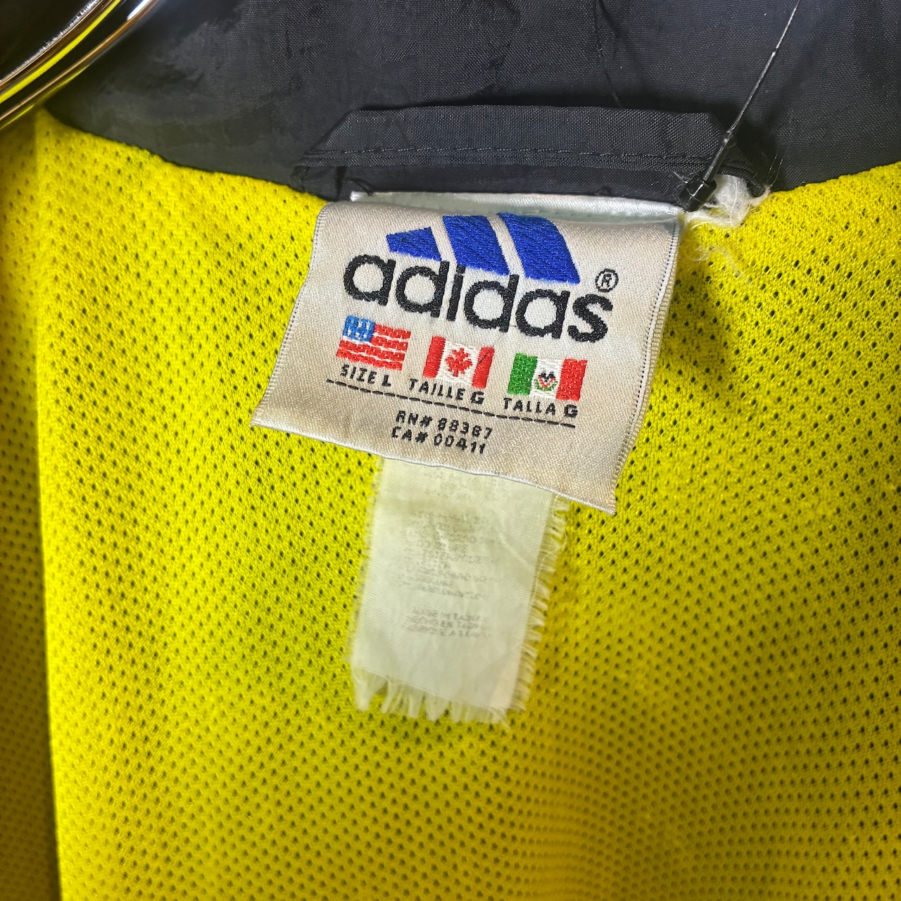 90s adidas ナイロンジャケット 黒黄 アディダス