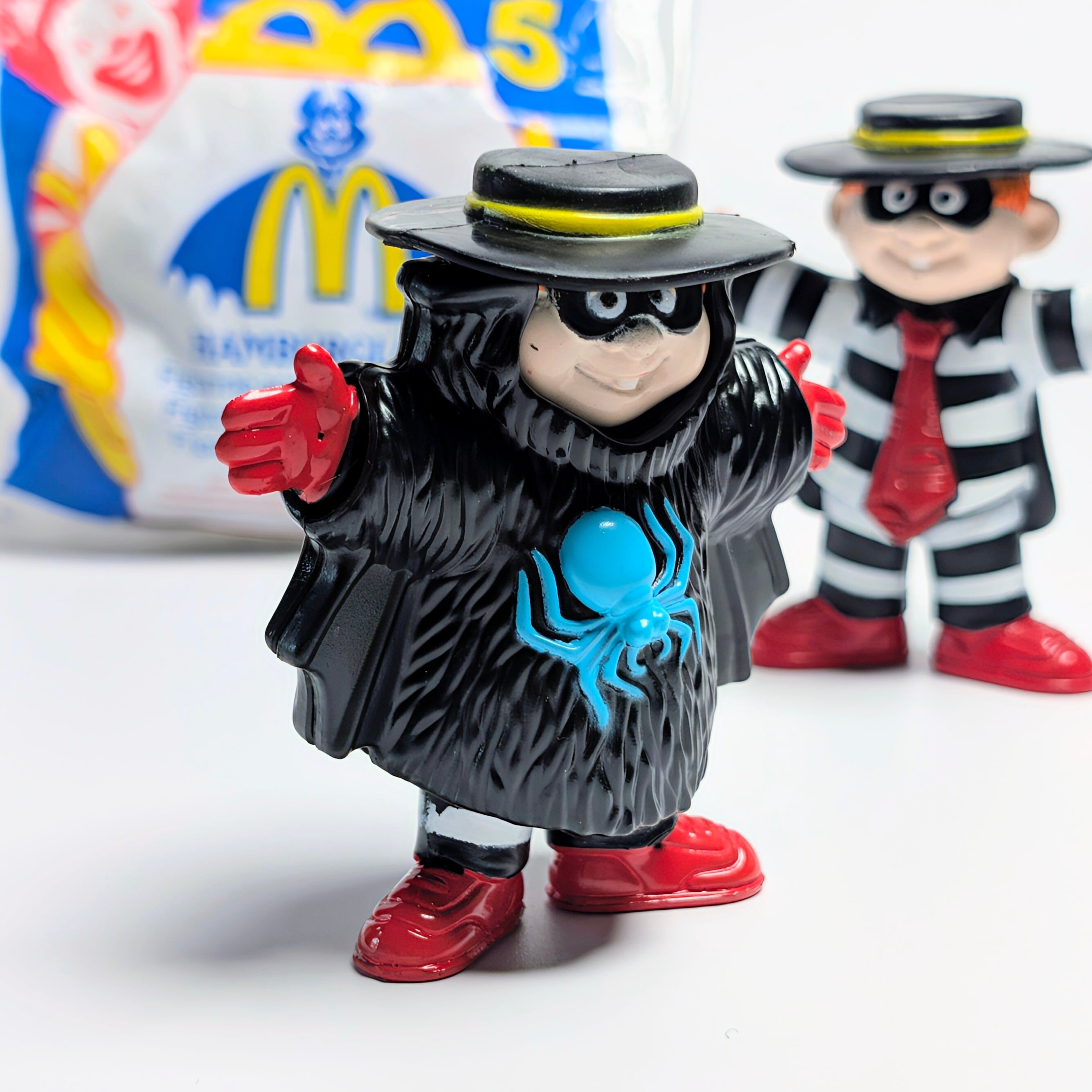 ☆ DEADSTOCK / VINTAGE 1995☆【 McDonald's  ( マクドナルド ) 】1995年海外マクドナルドミールトイ / ハロウィンシリーズ『 What am I going to be for HALLOWEEN? 』the Hamburglar ハンバーグラー / ハッピーミール 〚アメリカン雑貨 アメトイ〛