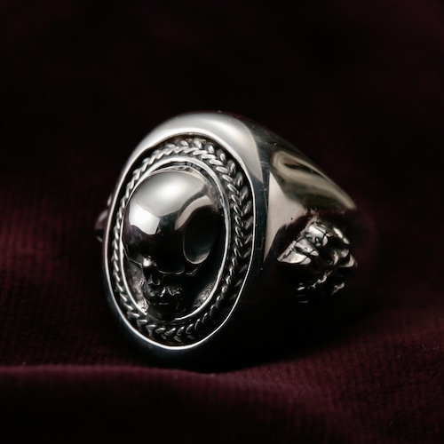 Noble Pirate Ring (skull  lily)