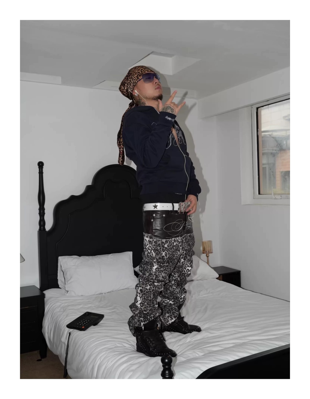 SIR rhinestone hull design hoodie - 11