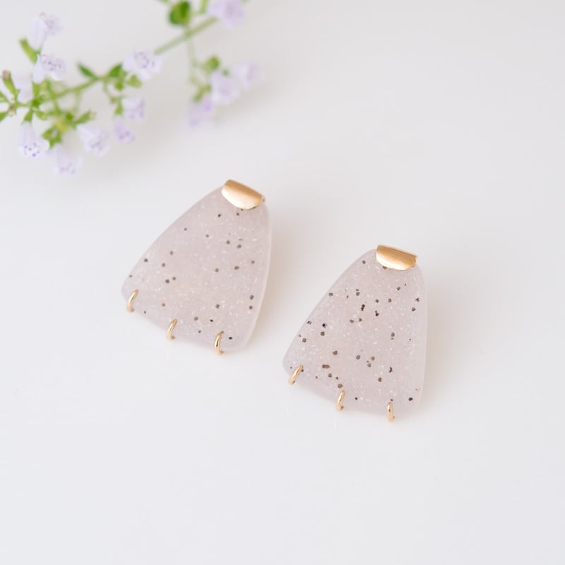 ドルジーアゲート ごま塩 K18 ピアス | Toumeina