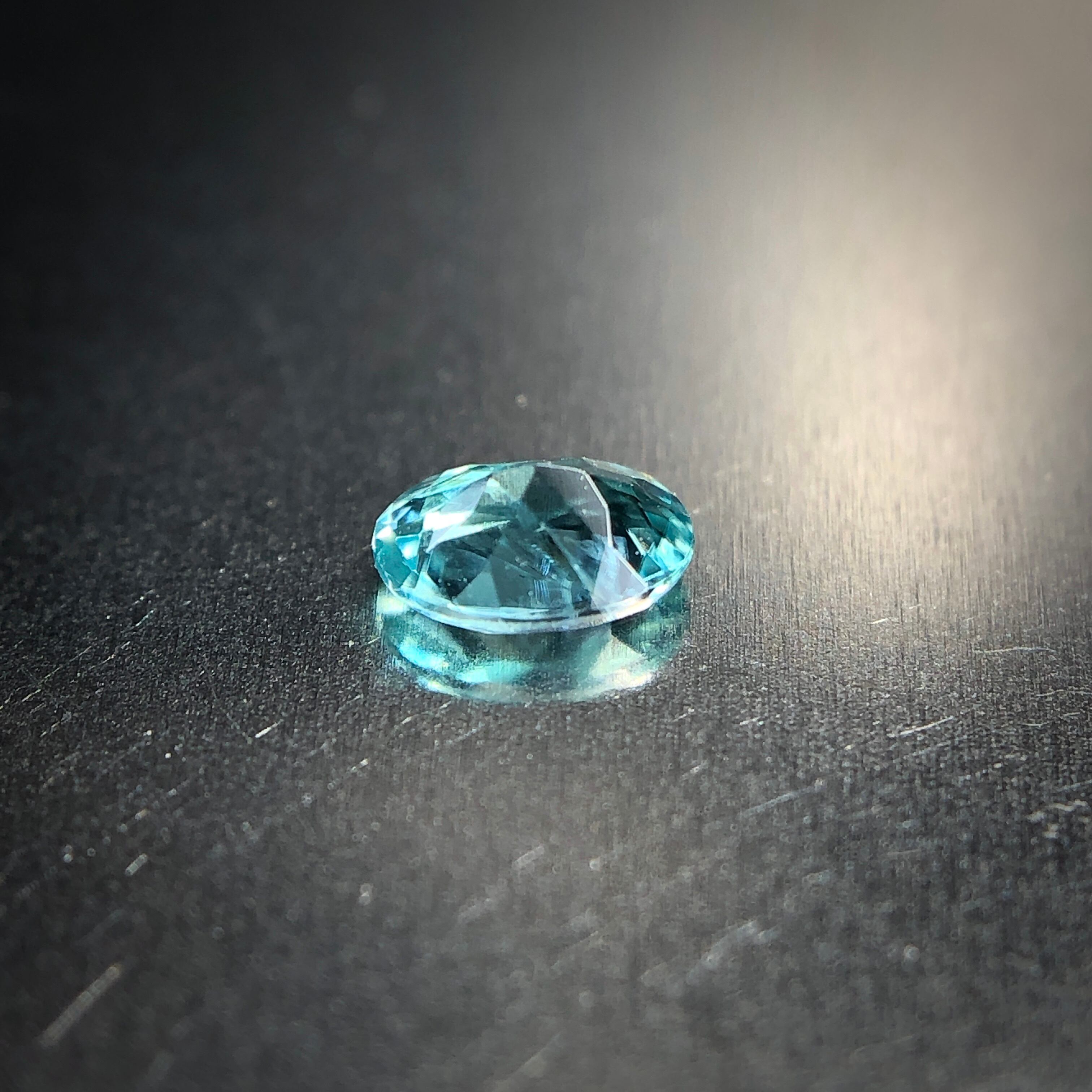唯一無二の青色 0.08ct 希少石 天然 グランディディエライト