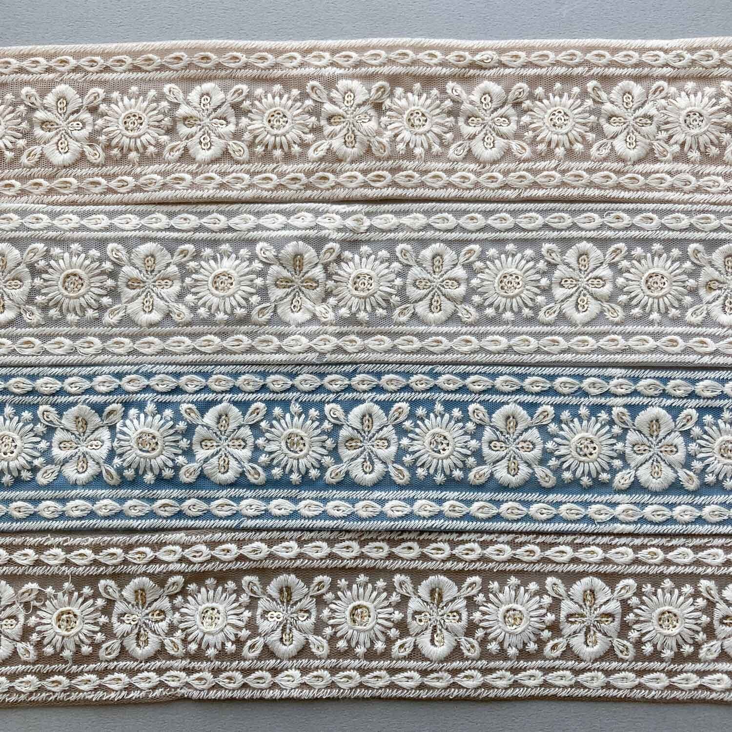 再入荷〉白いお花としずく縁の刺繍チュールリボン（1mカット） | Dua