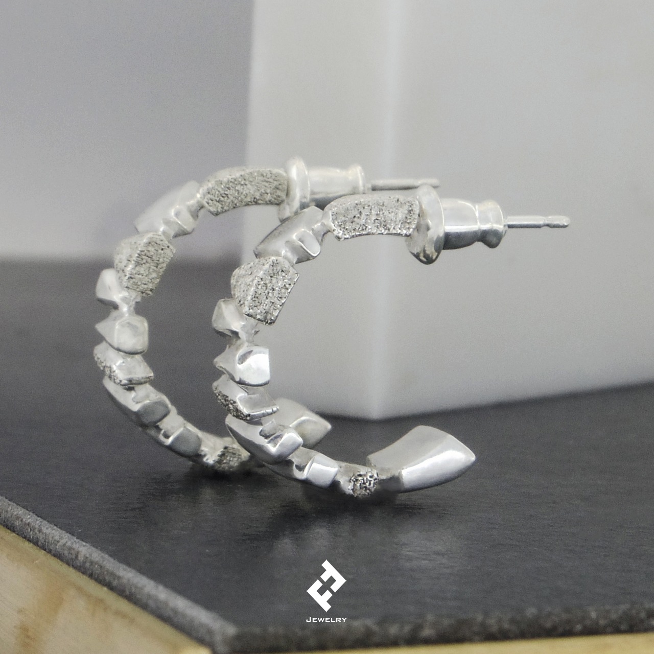 +piedras・イヤリング (silver)