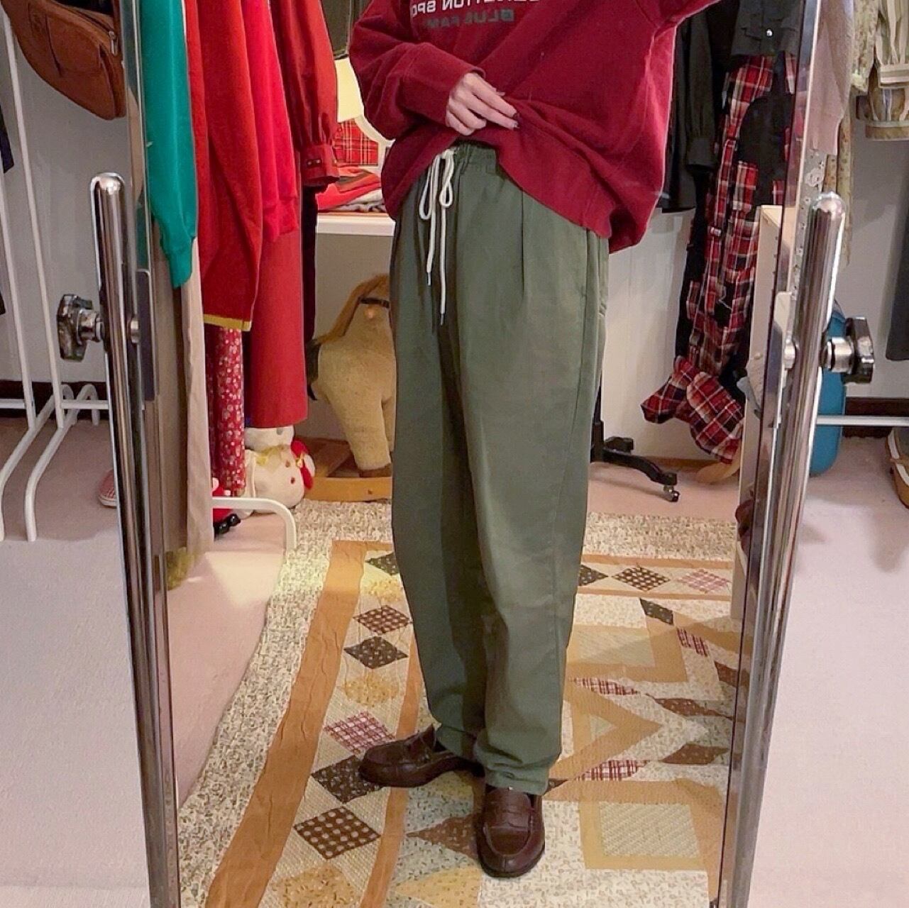 khaki string tapered pants