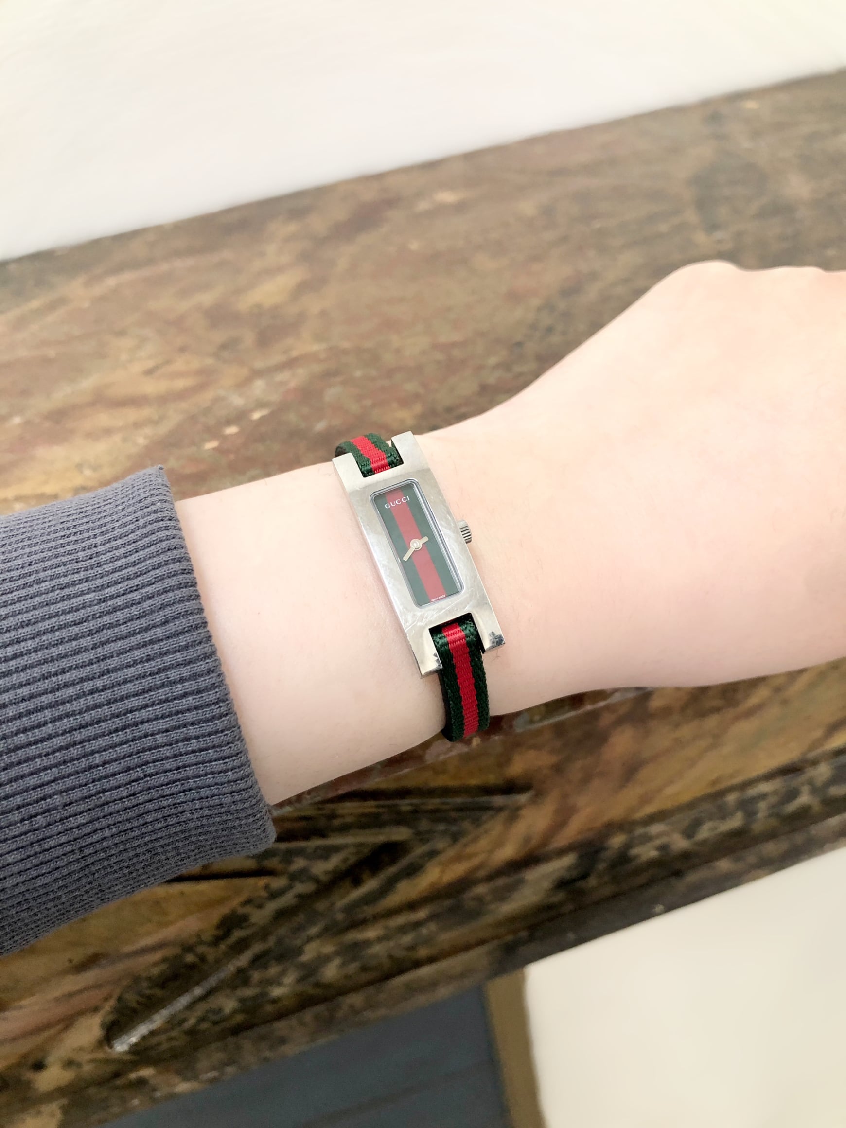 GUCCI グッチ シェリーライン 腕時計 シルバー ロゴ vintage  