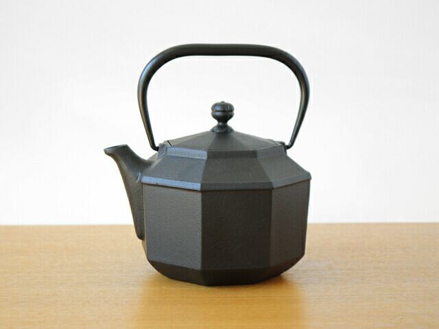 OIGEN( 及源鋳造 ) 小鉄瓶 八角 0.8L【 送料無料 南部鉄器 小さめ