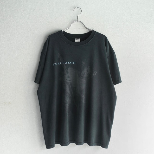 【VINTAGE】”KURT COBAIN by NIRVANA” 00’s~ Front Printed Rock T-shirt s/s