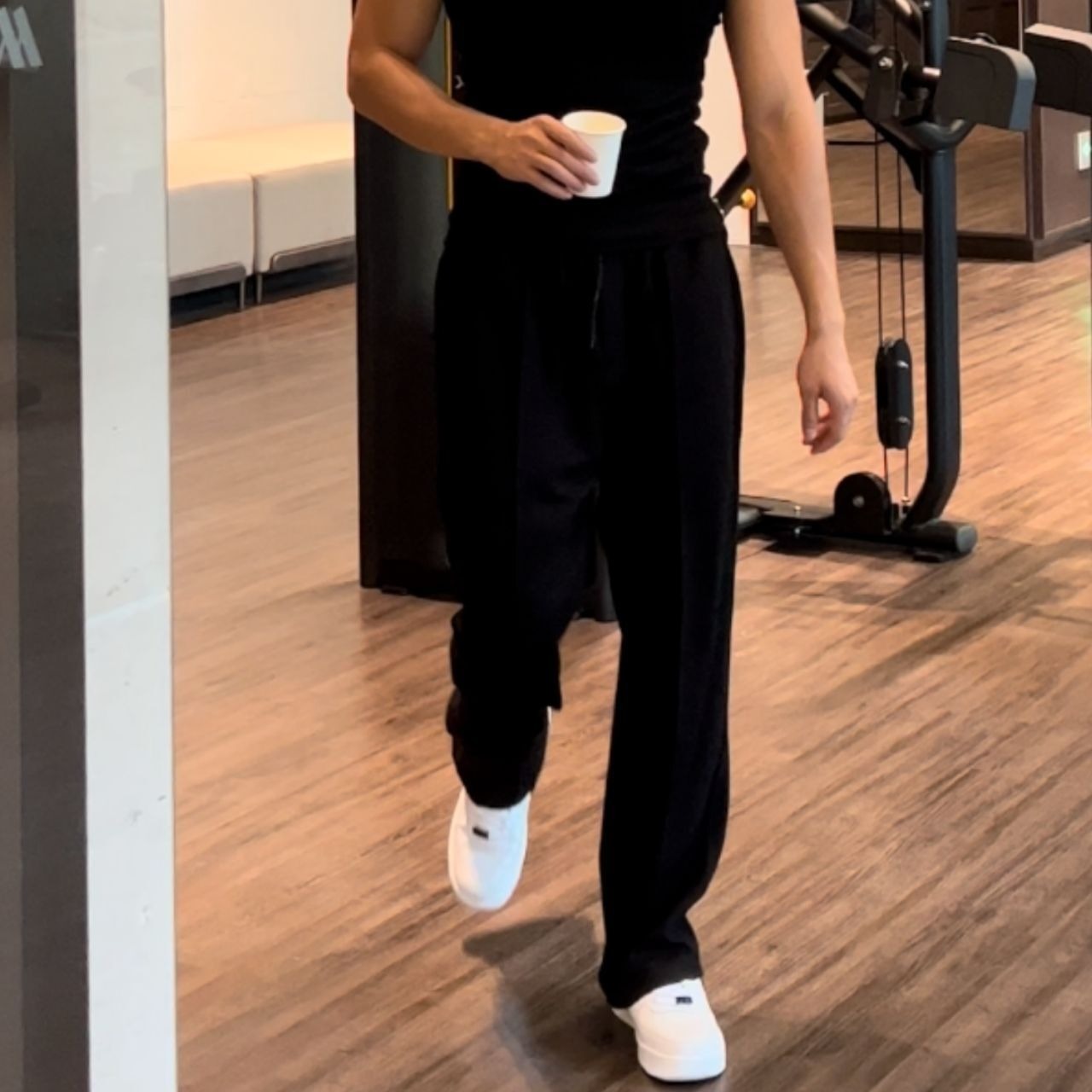 ルーズストレートセンタープレスパンツ　MT0530002