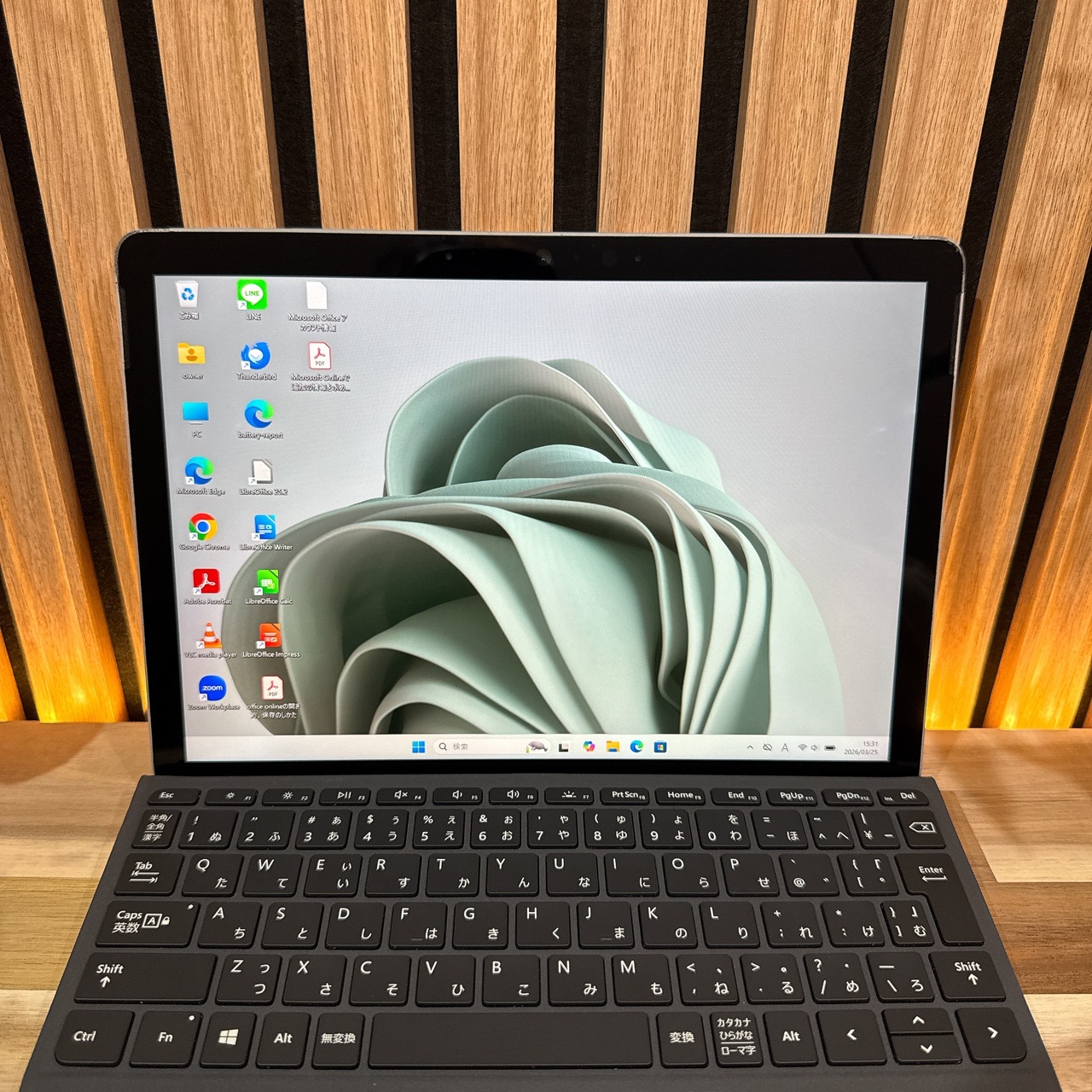 \ 公式ショップ限定価格❣️/ タッチ対応《新型2021年モデル》Surface Go3 2in1 メモリ4GB eMMC64GB ノートパソコン 安心サポート&3ヶ月保証付き